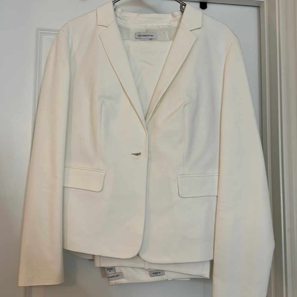 Women’s Pants Suit